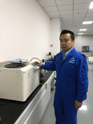 80后張卓然 開拓石墨烯環(huán)保材料新天地的杰出專家