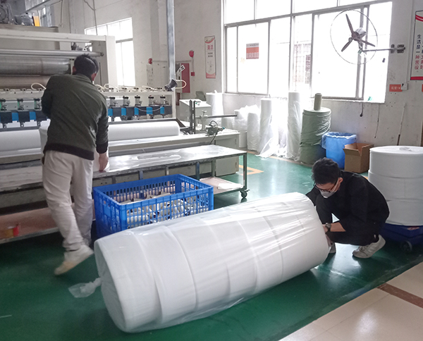 KN95口罩原材料供應(yīng)廠家與環(huán)保材料的研發(fā)趨勢